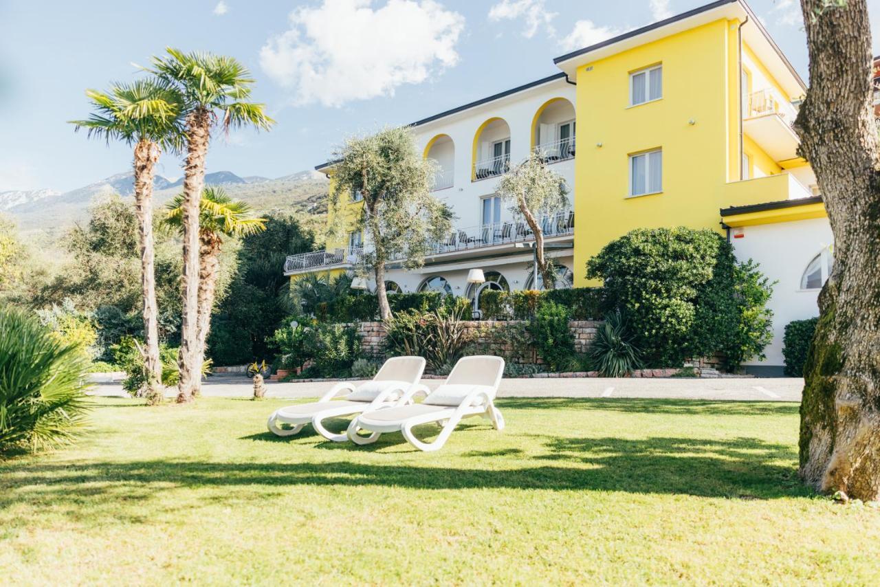 Hotel Orione - Lake Front Hotel Brenzone sul Garda Ngoại thất bức ảnh