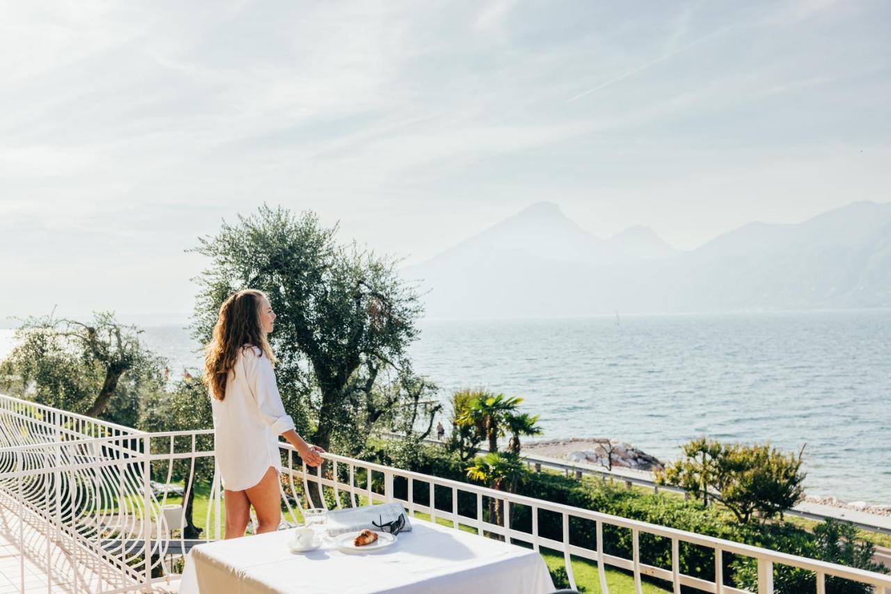 Hotel Orione - Lake Front Hotel Brenzone sul Garda Ngoại thất bức ảnh