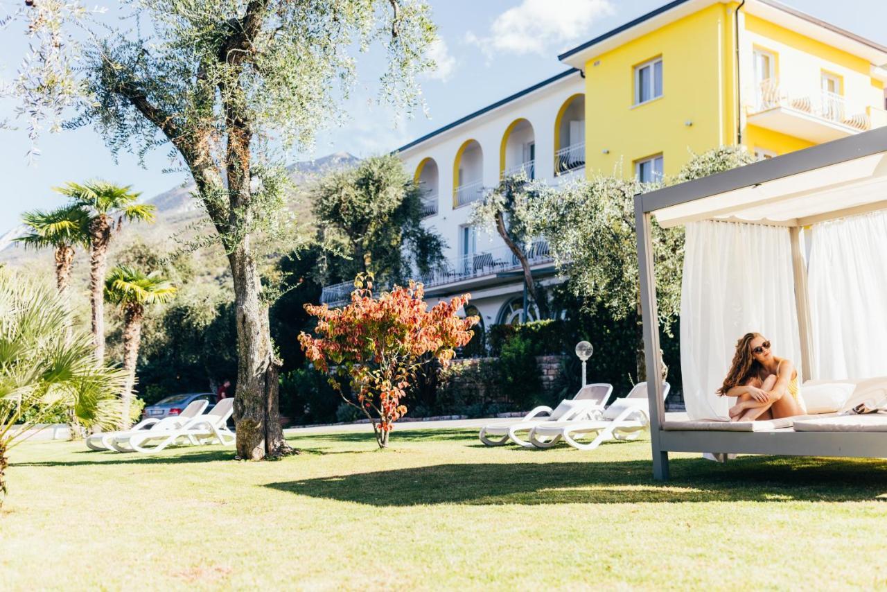 Hotel Orione - Lake Front Hotel Brenzone sul Garda Ngoại thất bức ảnh