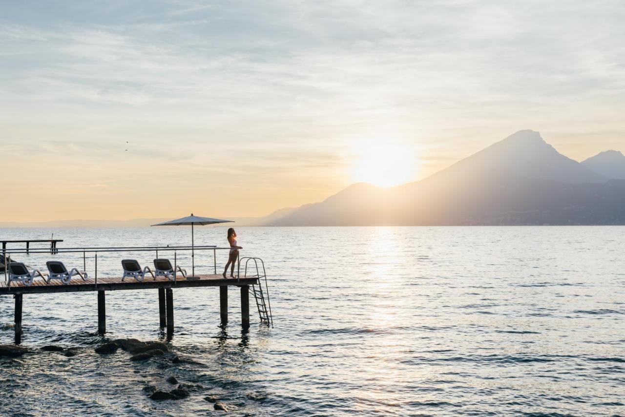 Hotel Orione - Lake Front Hotel Brenzone sul Garda Ngoại thất bức ảnh