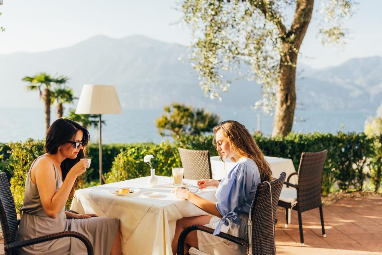 Hotel Orione - Lake Front Hotel Brenzone sul Garda Ngoại thất bức ảnh