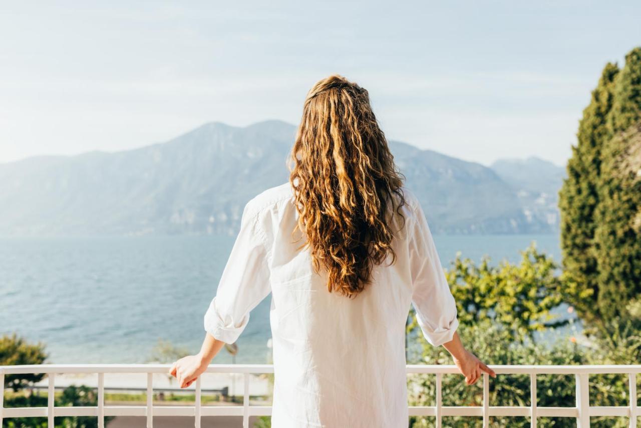 Hotel Orione - Lake Front Hotel Brenzone sul Garda Ngoại thất bức ảnh