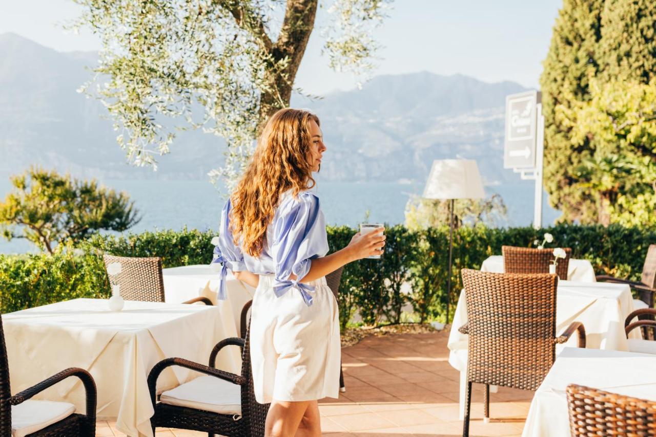 Hotel Orione - Lake Front Hotel Brenzone sul Garda Ngoại thất bức ảnh
